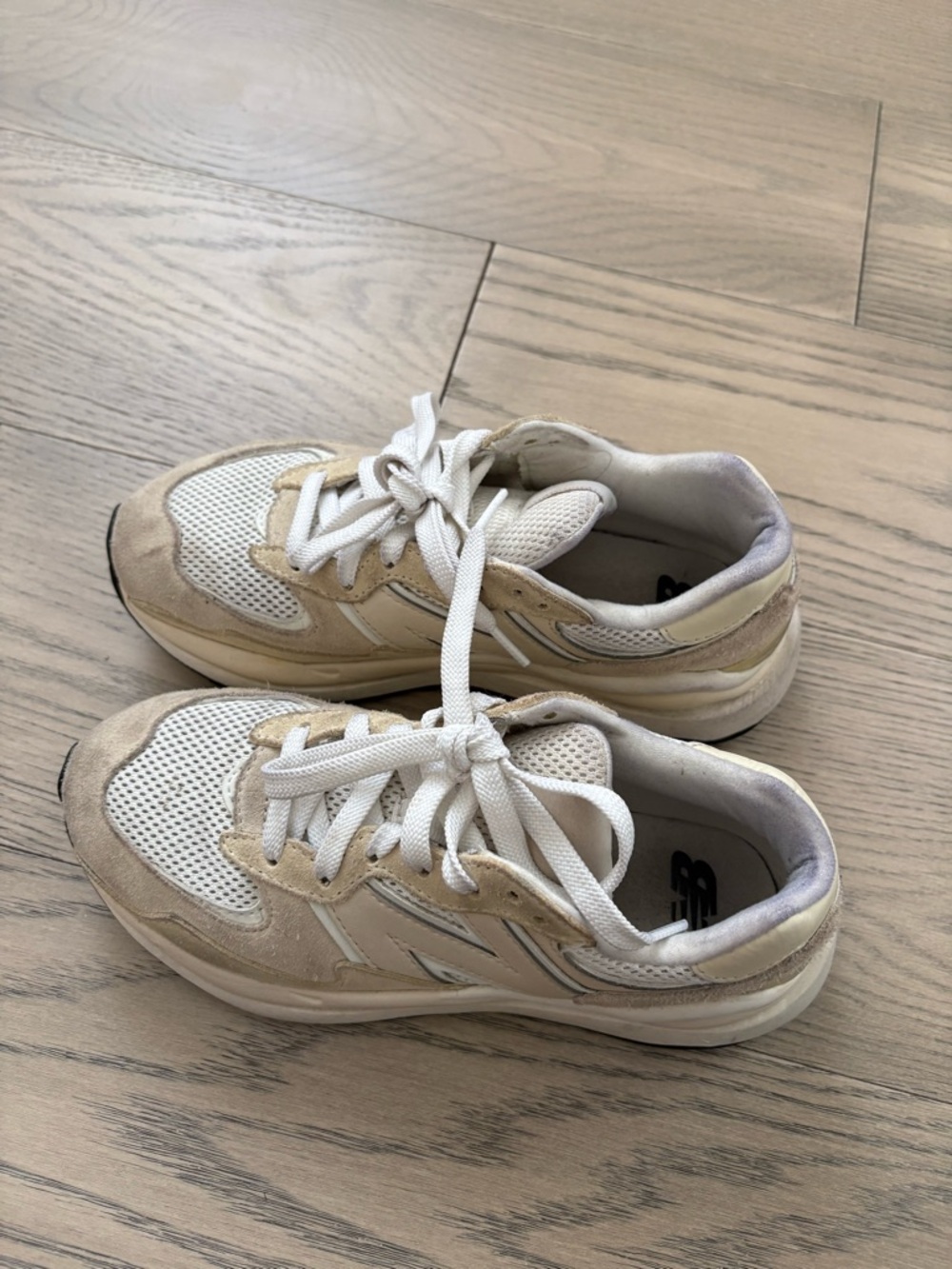 New Balance Women's 574 Sneakers in Beige and White - Picture 4 of 7